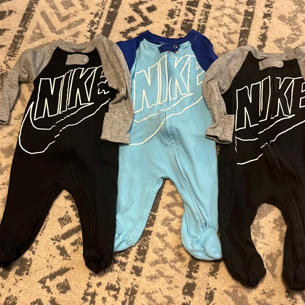 0-3 month Nike bundle